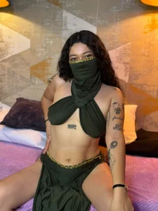 ArianaLaurent_ Your new favorite Arab Poză 4