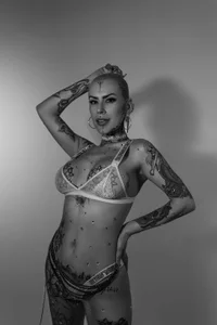 GinebraaFox_ Black Pic 5