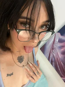 Meggan_Rosse01 Could you avoid seeing me right now?❤️ Foto 8