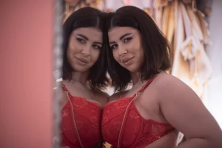 MegaBoobsDeee Public Hình 4