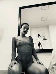 Luna_Tylor Sensual Pic 3