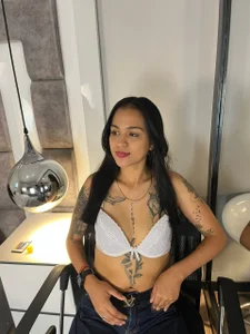 IsabellaCrow_ Public Pic