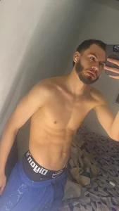 RyanMiraのHeyの枚の写真