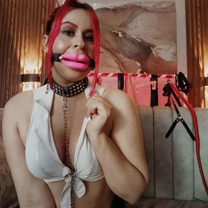Naty_slavedoll I want you to punish my mouth with your cock and my lip gag💋 Foto 2