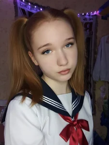 BelladeSimons schoolgirl Pic
