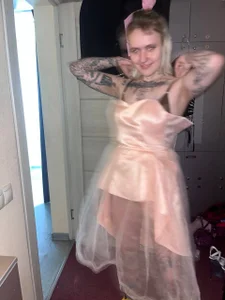 MonikaLowww Public รูป  2