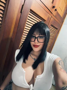 sasha_monroe01 A little bit of me 🩷 Bilde 2