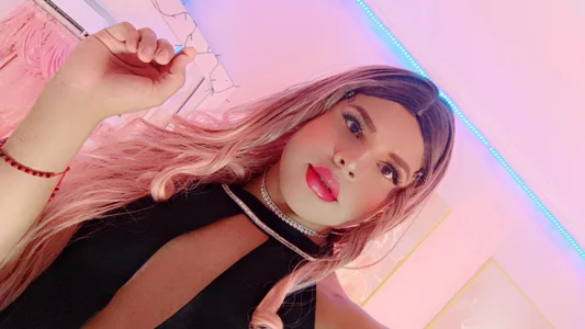 CrystalRambeau hi guys 💗👅 Pic