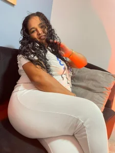 LILY_CURLS curvy queen! Pic 2