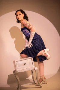 AnnyThompson_ Bourlesque Εικόνα 5