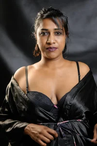 IndianErotic009のPublicの 4枚の写真