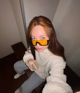 Alice_1n_Wonderland_ Public Pic