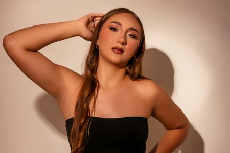 DafneBenett Public Pic 4