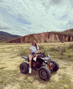 Victoria_romanox Traveling Pic 5