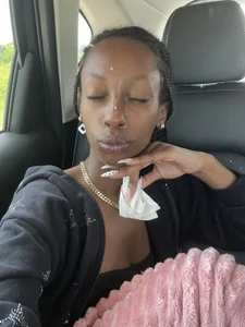 petitetreat228 Hey welcome my chat Pic