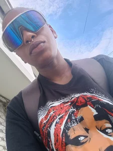 And so I'm on my way to work, eating my favorite snack od Coco_Kiss  5 snímek