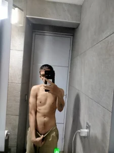 Loveshady981: Public ( 3 фото)