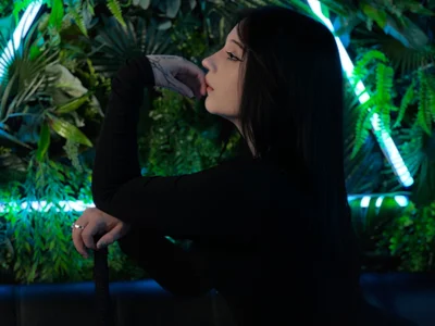 YourLittleDevilのYOUR NEON DEVILの 2枚の写真