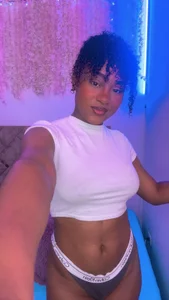 ohrianagibson ✨White T Shirt Look Good✨ Kuva 3