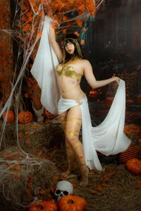 Trick or treat🎃… You decide 😈 de CHRISTY_TEIGEN4  5 Imagens