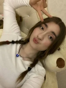 ElianaNewall currently obsessed Pic