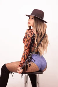 ManeSummers Sexy Cowgirl ! টি ছবি