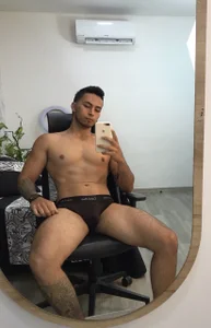 Brandonflex: it's me ( 3 фото)