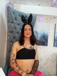 Emily_Antonelli *-*-* Pic