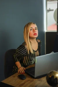 Roxxyfiore Your favorite secretary❤️ Hình 4