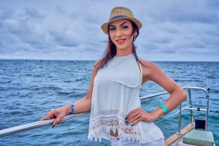 AlejandraDangerGirl: Public ( фото)