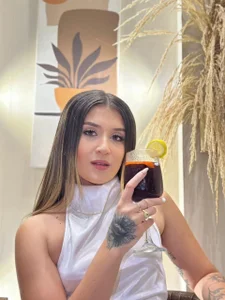 IsabelleMilan Bon Appétit, Mon Amour 🌹 Pic 2