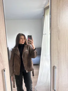 Courtney_C: Public ( 3 фото)