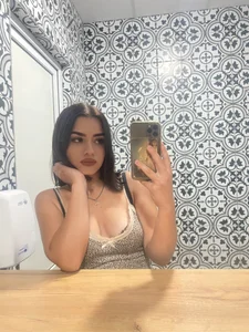 SylvieLacey's mee Sex Photo 1