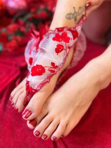 HAPPY VALENTINE'S DAY 💜 de kailinmoonx  2 Imagens