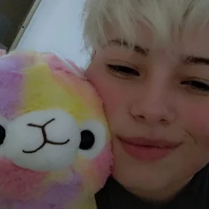 Mitsuha_gate kiss 4 u Pic