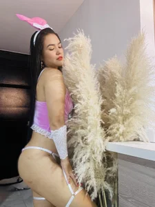 SofiaVal_ Ready to enter my burrow? I promise you won't want to leave. Immagine  7