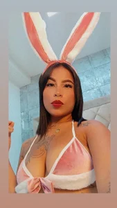 BetanyMiller Public Gambar 6