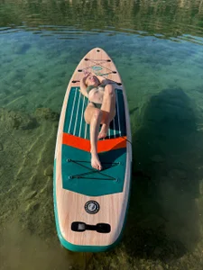 Emily0303 Just me, the water, and a little sunshine ☀️🌊💚 Foto 3