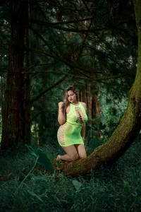 FloraaTwisted Naked in the forest Pic 2