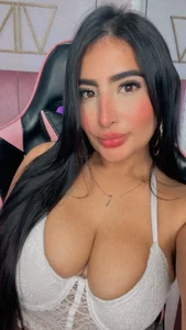 amy-thomson1 Public Foto 5