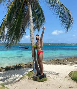 Ethan__Walker Beach, breeze and sun Immagine  5