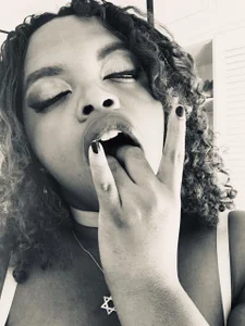 conielaurenth hey Pic 3