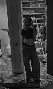 Nianelo Public টি ছবি