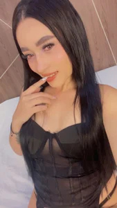 LauraBellinni Public Bilde 4