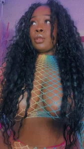 zoe_23_ Curves with consequences 💎 Foto 2