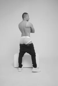 Donathoo1 Back yo Black Pic 4