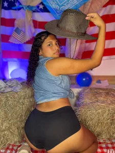 AmeliaLaurent_ 🎇 Independence Day Memories Pic