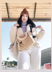 NoraVelour Public Pic 4