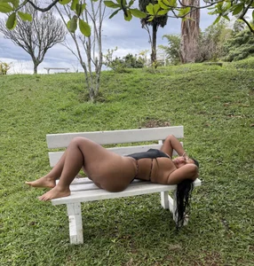 emmyjhonson07 Día de sol y agua 💦 ☀️ Poză 5