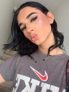 Lucy_salas Public slika 5